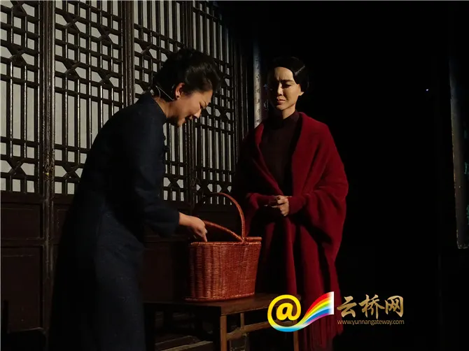 人人看视频剧照2